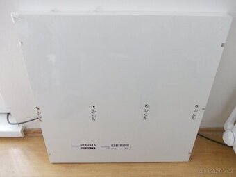 Nove police bile od  IKEA zn.UNTRUSTA 2ks.