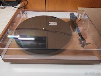 Gramofon PROJECT - CARBON