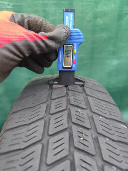 Prodám 2x Celoroční pneumatika Barum 175/70 R14