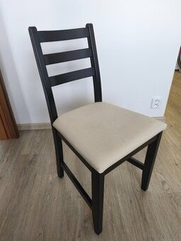 Židle s polstrovaným sedákem