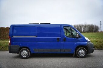 Prodám obytnou dodávku Peugeot Boxer r.v. 2013 s klimatizací