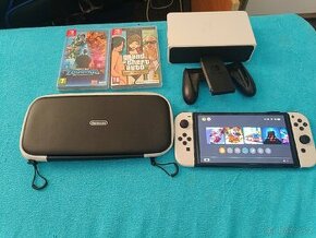 Nintendo Switch OLED WHITE + Pouzdro,2 hry,SDcard zdarma