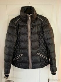 Zimní bunda Esprit černá