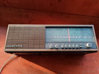 Historické rádio Loewe Opta
