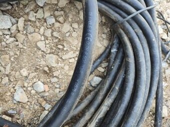 Kabel 5x6 guma cca 40 metrů , + závěsný kabel