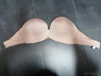 Podprsenka Wonderbra Ultimate Strapless bardot 75F
