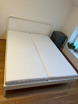 Bílá kovová postel IKEA NESTTUN 160x200cm