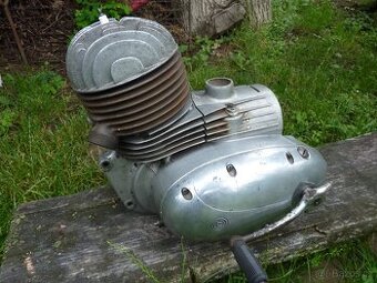 ČZ 175 motor