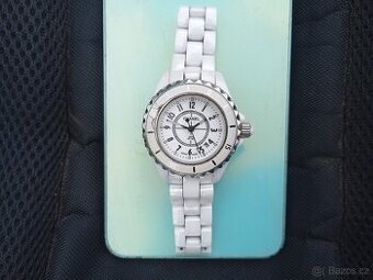 Dámské hodinky Chanel J12