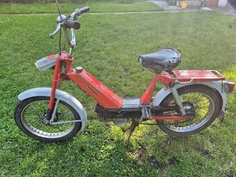 Babetta 207, s kartičkou, červená původní 8.