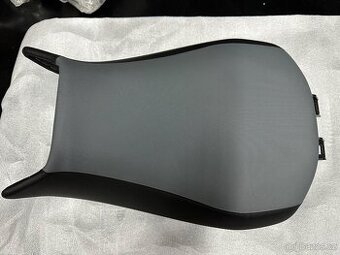 BMW R 1300 GS vyhřívané zvýšené přední komfortní sedlo
