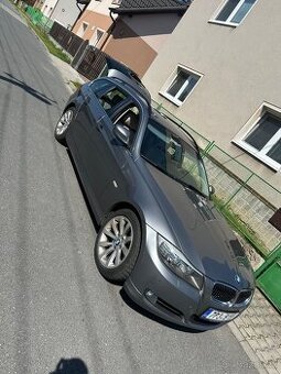BMW 330xdrive manuál 180kw