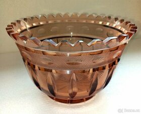 Broušená mísa Art Deco z jantarového křišťálu