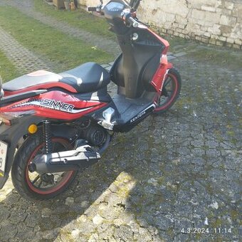 Prodam Skůtr Sinner 125 4t výkon 6.3/8500