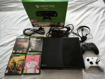 Prodám Xbox One 1TB + 2 ovladače + headset + 4 hry za 2499Kč
