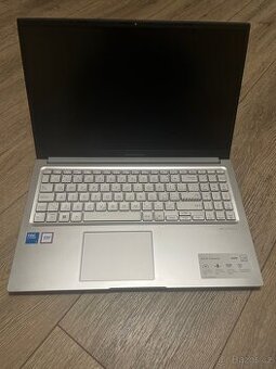 Prodám notebook ASUS Vivobook 15 X1504VA-BQ575W