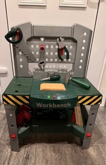 Pracovní stoleček s nářadím Bosch na baterie