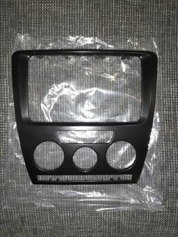 Rámeček autorádia Škoda Octavia 2