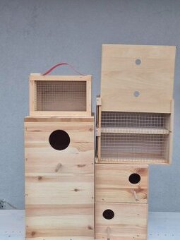 Prodám budky a přenosky pro papoušky