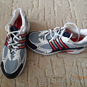 Nové boty zn. Adidas, vel. 38, délka stélky 24 cm