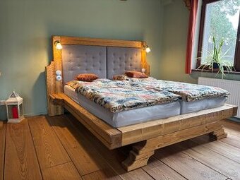 postel ze starých trámů