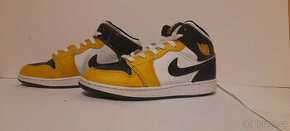 Jordan 1 Mid Yellow Ochre