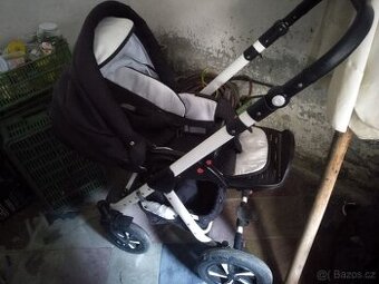 Prodám kočárek trojkombinace v hezkém stavu.