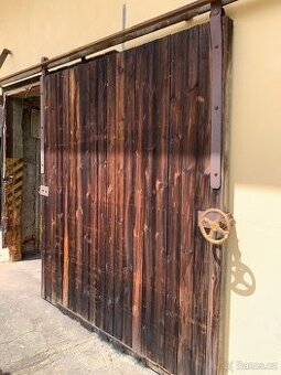 Dveře, stodolové,venkovni, kladkové zavíráni