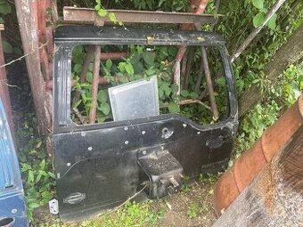 5 pate dveře Nissan Terrano 2