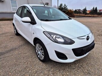 MAZDA 2 1.3i 55kw145 tisíc km servisní knížka