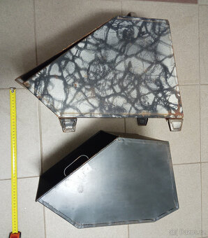 Kovový uhlák s vložkou na popel