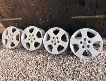 5x114,3 R16 originál hliníkové disky Nissan - ET 40