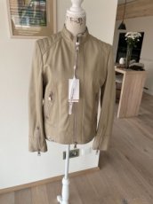 Dánská kožená bunda nová Hugo Boss