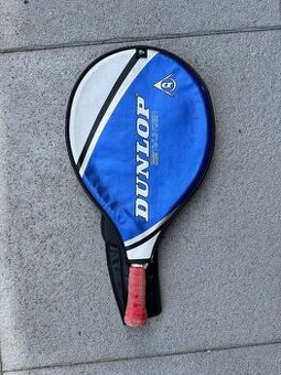 Dětská tenisová raketa značky Dunlop
