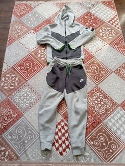 Nike tech fleece grey velikost XS