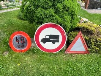 Stare dopravni znacky, cedule