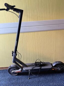 Elektrická koloběžka Xiaomi Scooter 4 Ultra EU