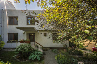 Prodej rodinného domu 315 m2, pozemek 834 m2, Perunská Hodon