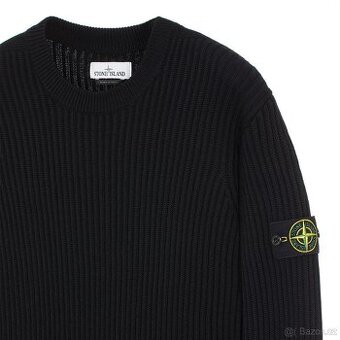 Mikina Stone Island s ikonickým logem na rukávu. - 1