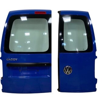 Páté dveře levá a pravá strana LA5C VW Caddy 2K r.v. 2009