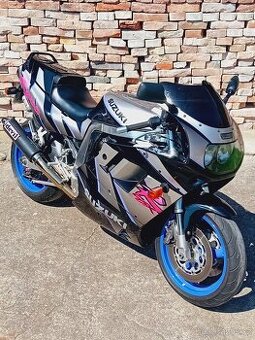 SUZUKI GSX-R 1100