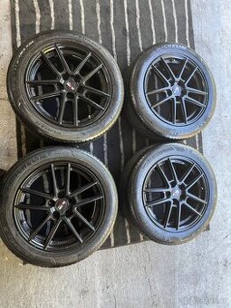 Letni kola VW Škoda 215/55 R17 5x112 ET52