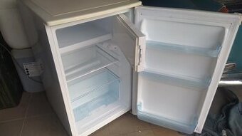 Prodám chladničku Goddess RSC085GW8SE bílá