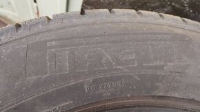 Zimní pneu 215/65R16