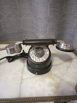 Stolní telefon "KOPÝTKO"