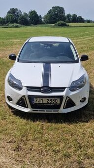 Ford Focus Mk3 1.6 TDCi (2012) – bílý hatchback, výborný sta