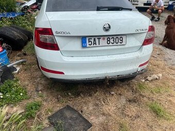 Octavia 1.6tdi 81kw 2016 havarované