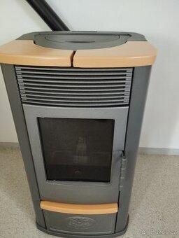 Krbová kamna na pelety Ecoidro s výměníkem 11,3kw