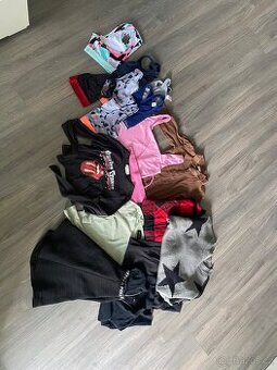set dívčího oblečení