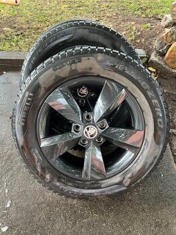 215/60/16 origo disky Škoda s pneu Pirelli